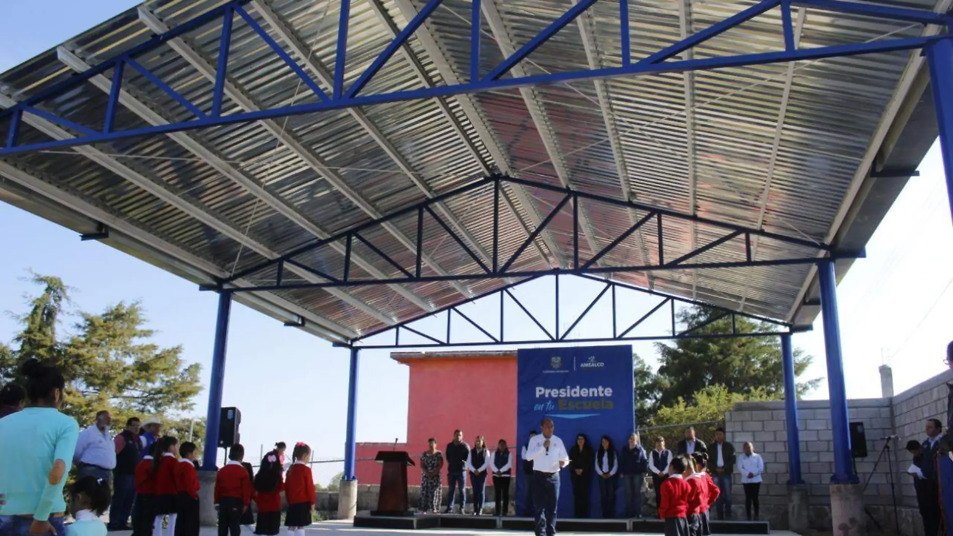 Preescolar de Hacienda Blanca ahora cuenta con una techumbre para sus actividades. Foto Comunicación Amealco.